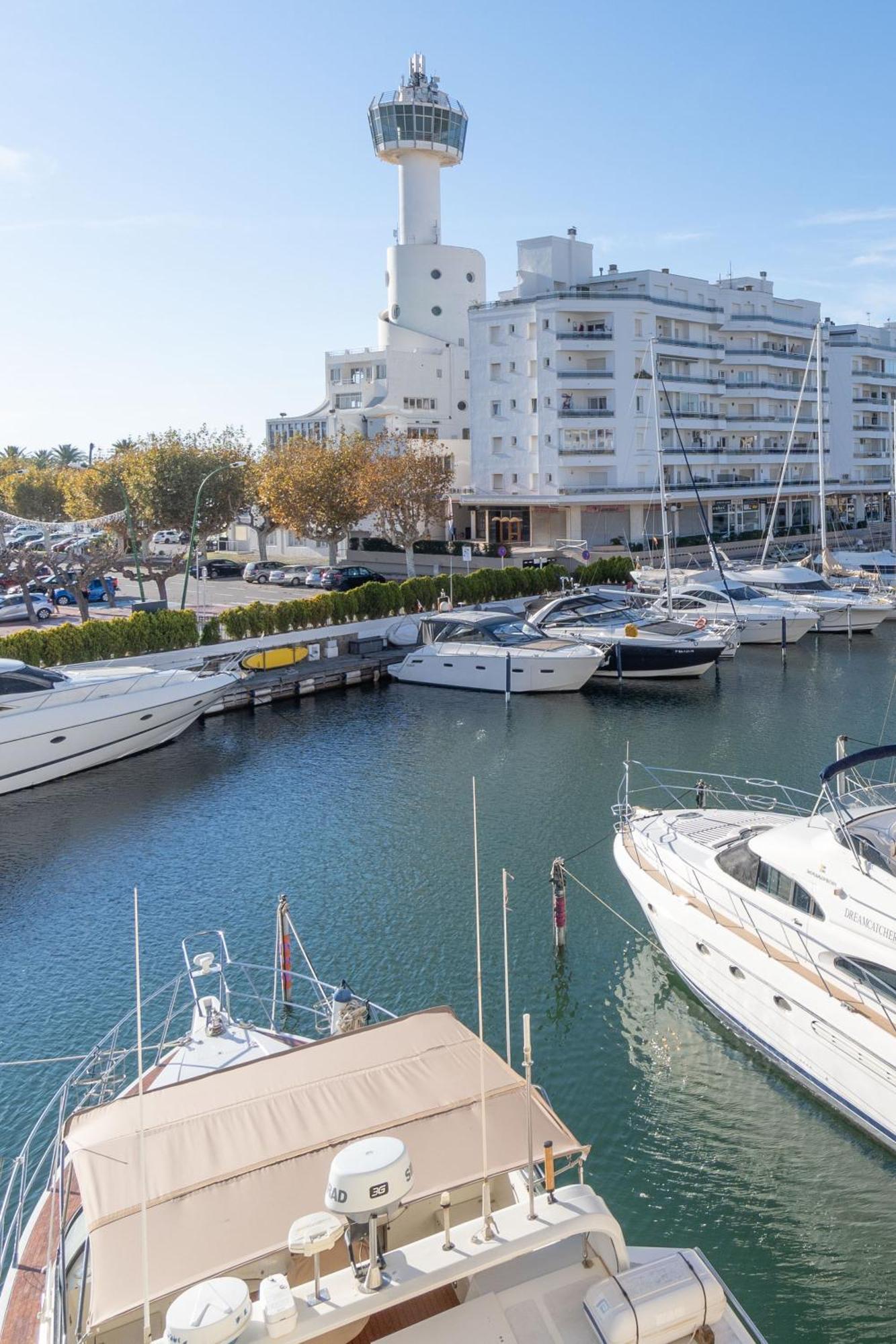 Апартаменты Moderno Apartamento Frente Al Canal Con Terrazas Эмпуриабрава Экстерьер фото