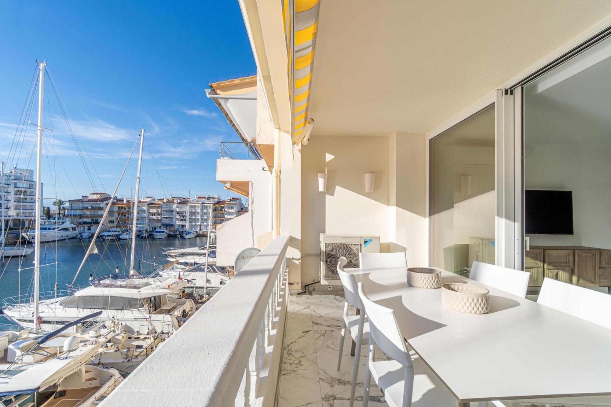 Апартаменты Moderno Apartamento Frente Al Canal Con Terrazas Эмпуриабрава Экстерьер фото